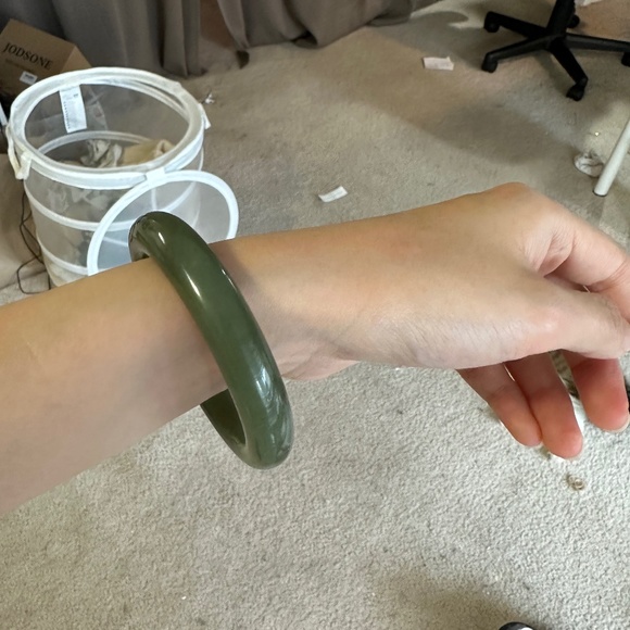 Jade bracelet - Picture 1 of 4